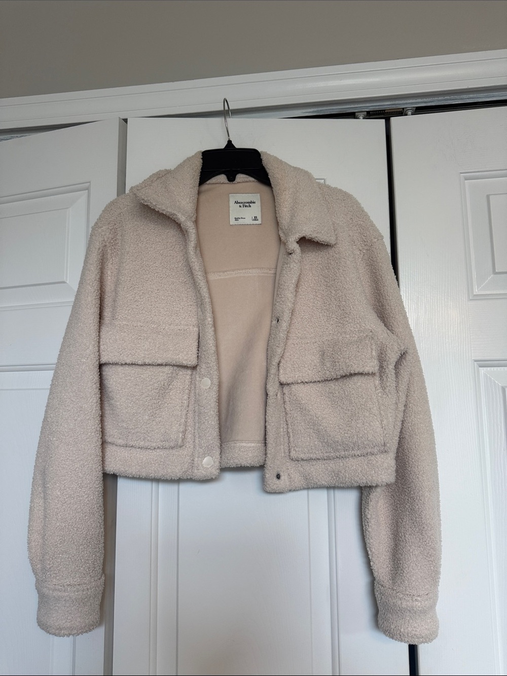 Abercrombie & Fitch Beige Cropped Teddy Sherpa Jacket